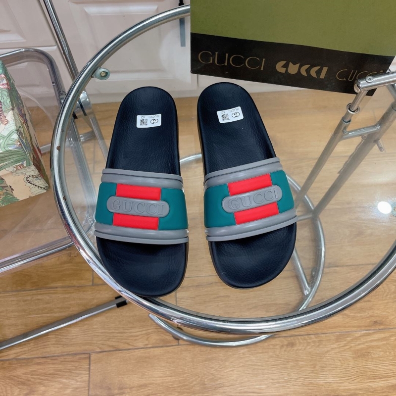 G*u*i slippers